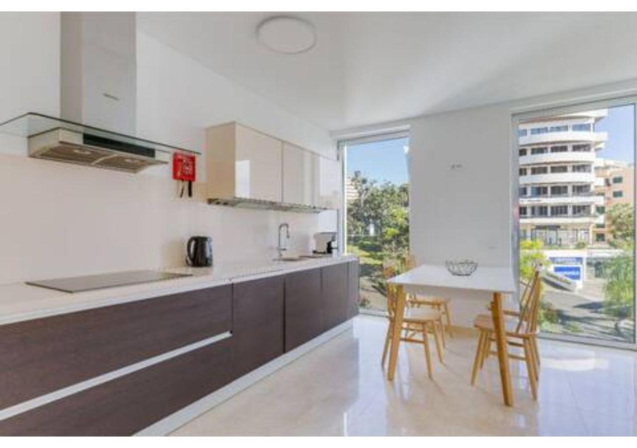 Madeira Palace Lux Apartment ฟุงชาล ภายนอก รูปภาพ